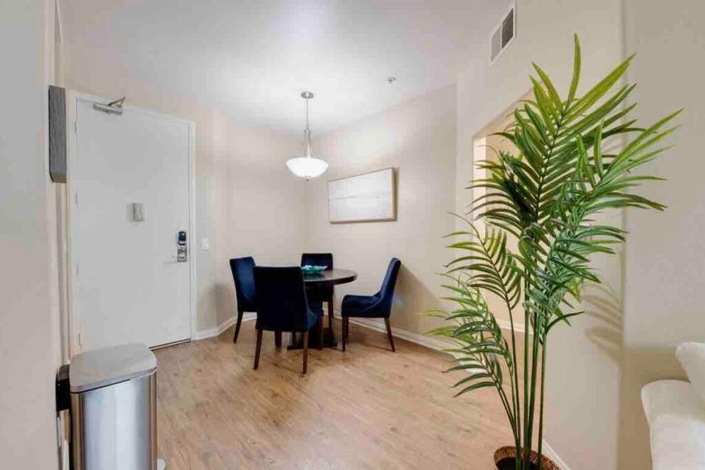 The Nest A Spacious 1 Bedroom Apartment With A Pool View Лос Анджелис Екстериор снимка
